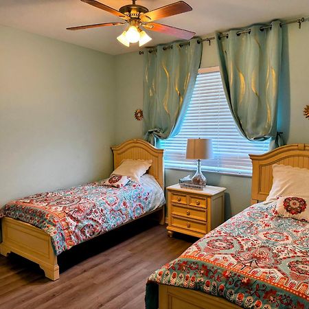 Stunning 2-Bedroom Plus Den Condo In Greenlinks Resort North North Naples Екстериор снимка