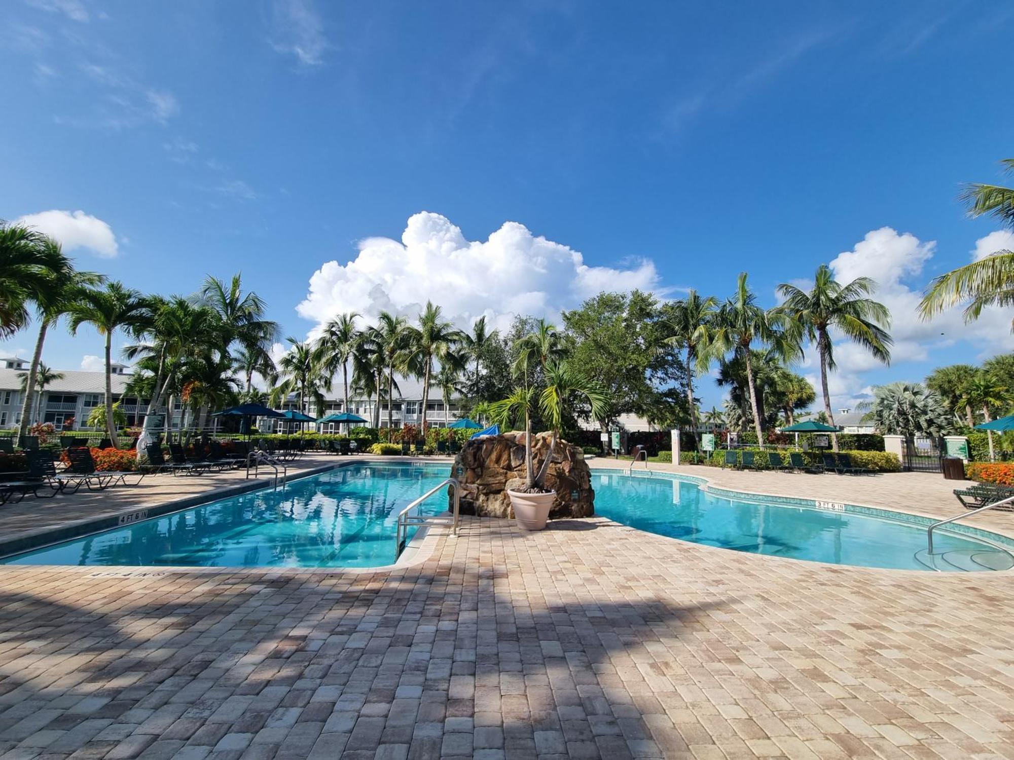 Stunning 2-Bedroom Plus Den Condo In Greenlinks Resort North North Naples Екстериор снимка