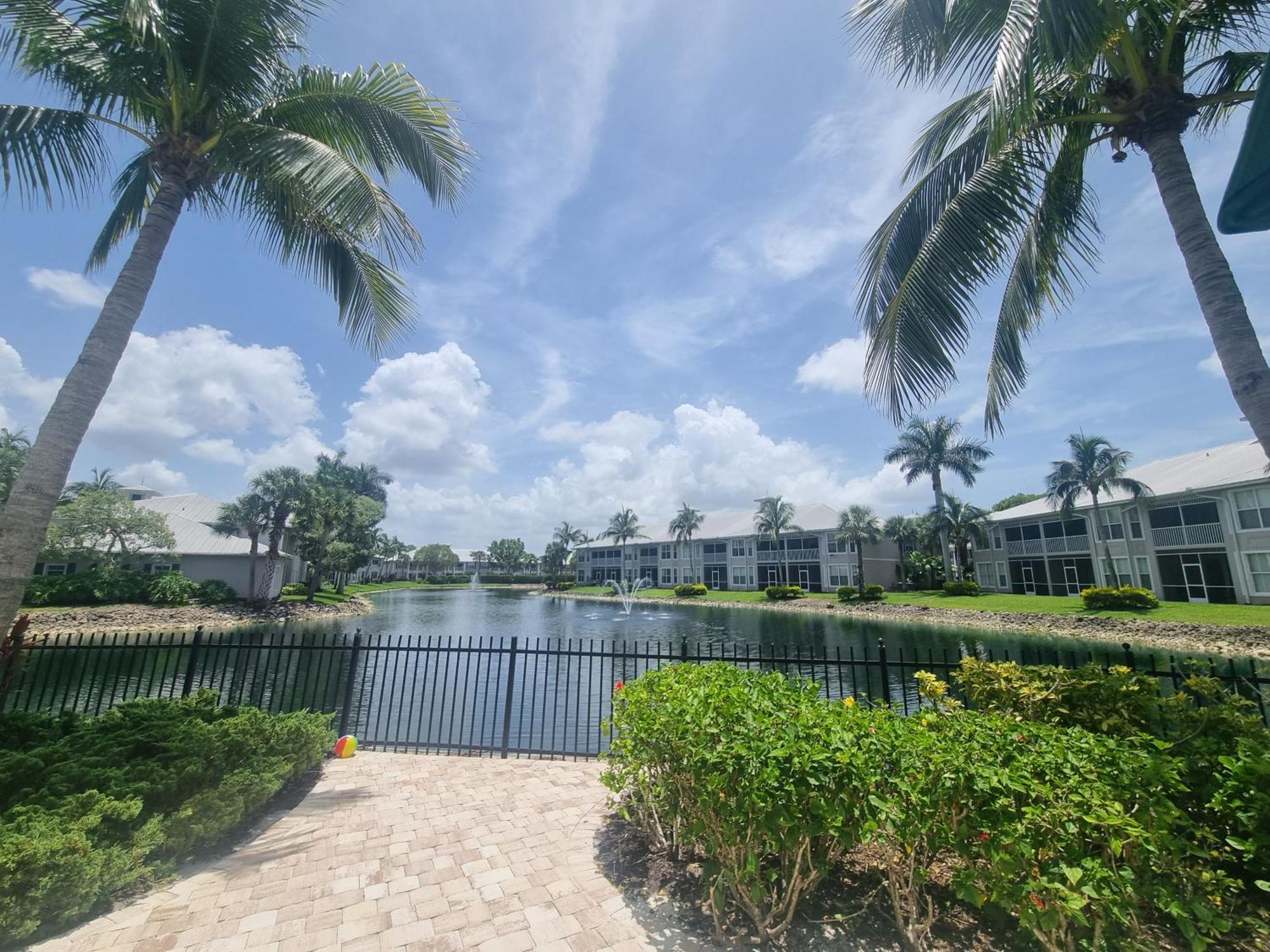 Stunning 2-Bedroom Plus Den Condo In Greenlinks Resort North North Naples Екстериор снимка