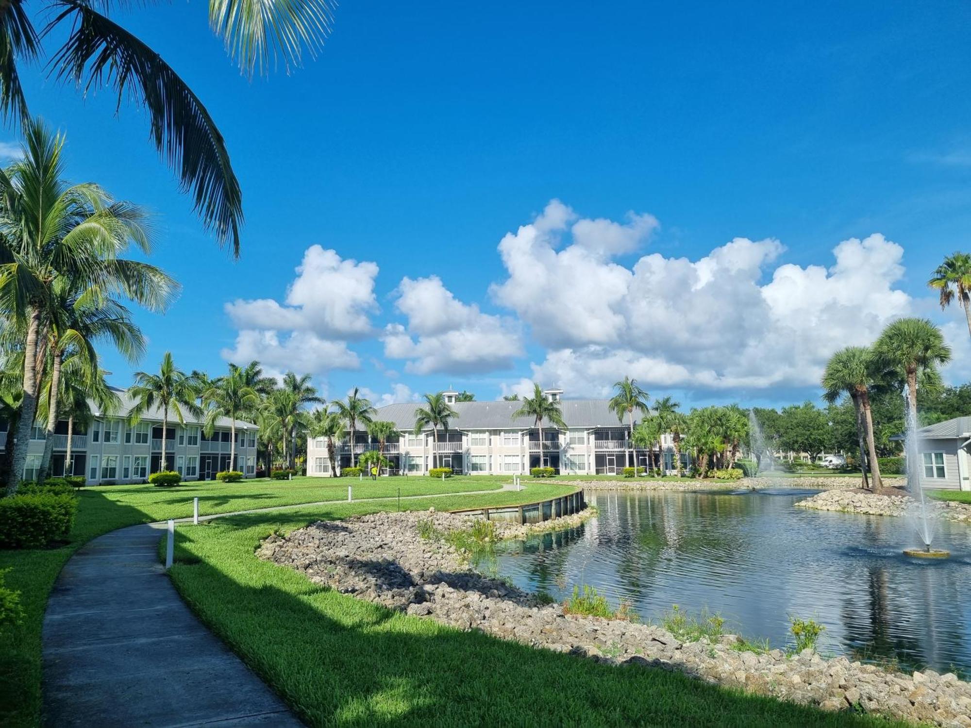 Stunning 2-Bedroom Plus Den Condo In Greenlinks Resort North North Naples Екстериор снимка