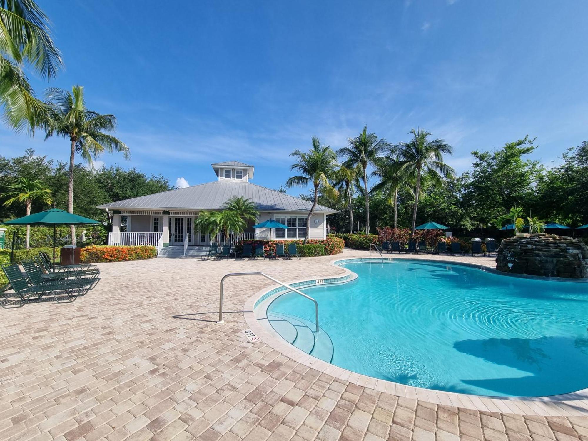 Stunning 2-Bedroom Plus Den Condo In Greenlinks Resort North North Naples Екстериор снимка