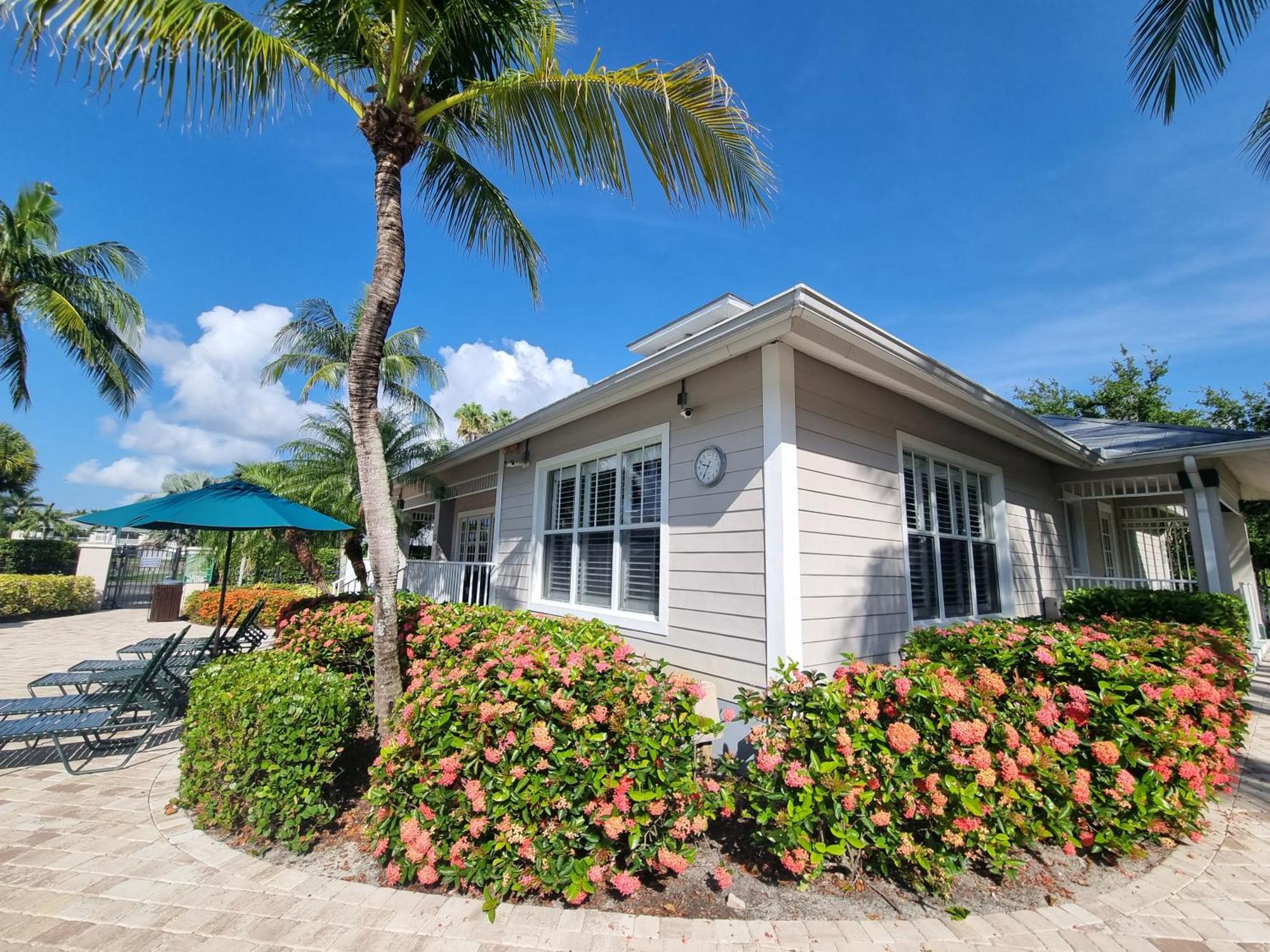 Stunning 2-Bedroom Plus Den Condo In Greenlinks Resort North North Naples Екстериор снимка