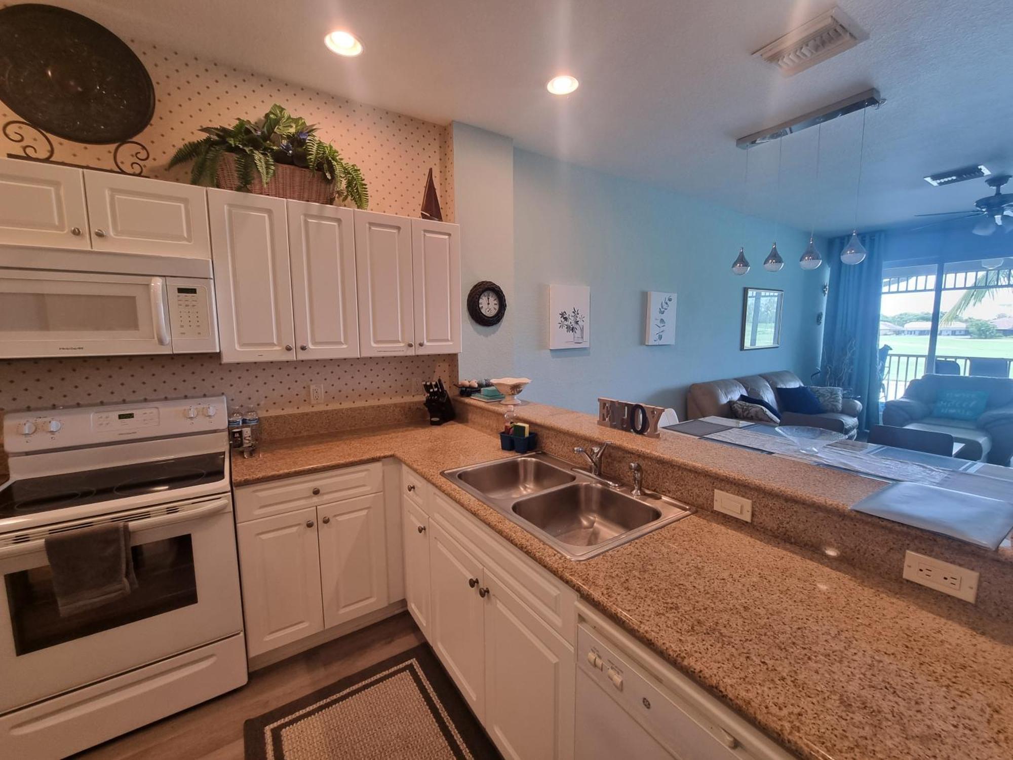 Stunning 2-Bedroom Plus Den Condo In Greenlinks Resort North North Naples Екстериор снимка