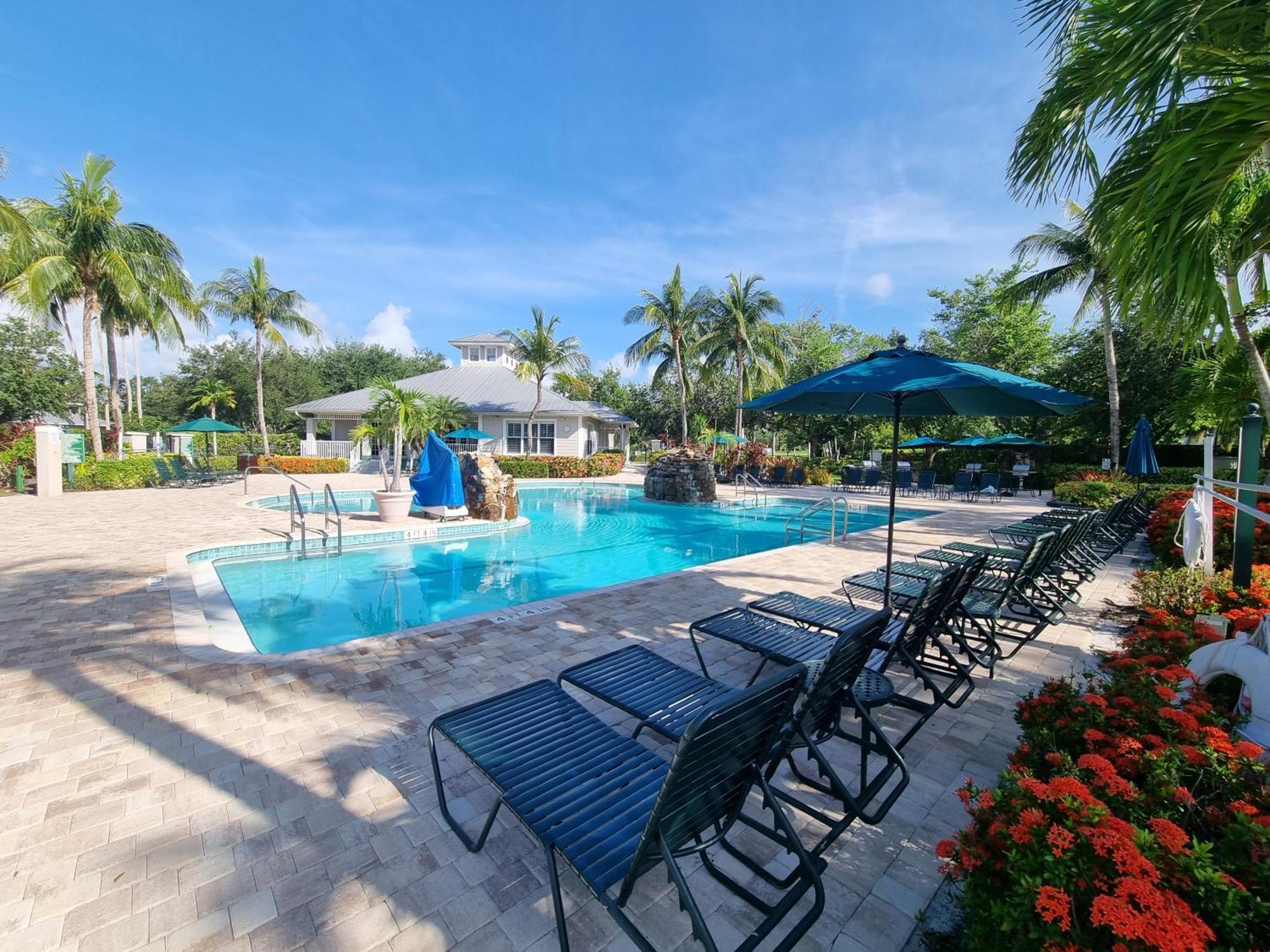 Stunning 2-Bedroom Plus Den Condo In Greenlinks Resort North North Naples Екстериор снимка