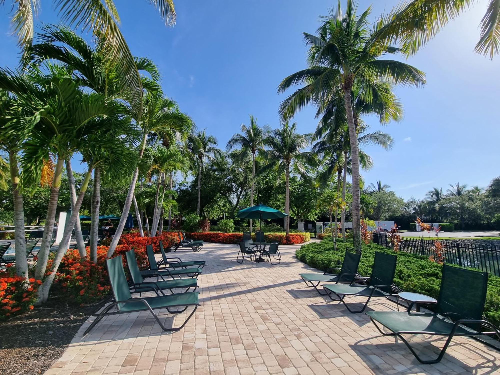 Stunning 2-Bedroom Plus Den Condo In Greenlinks Resort North North Naples Екстериор снимка