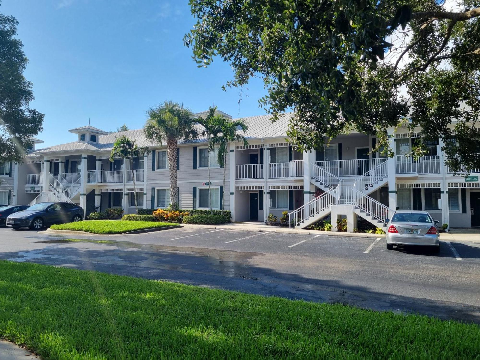 Stunning 2-Bedroom Plus Den Condo In Greenlinks Resort North North Naples Екстериор снимка