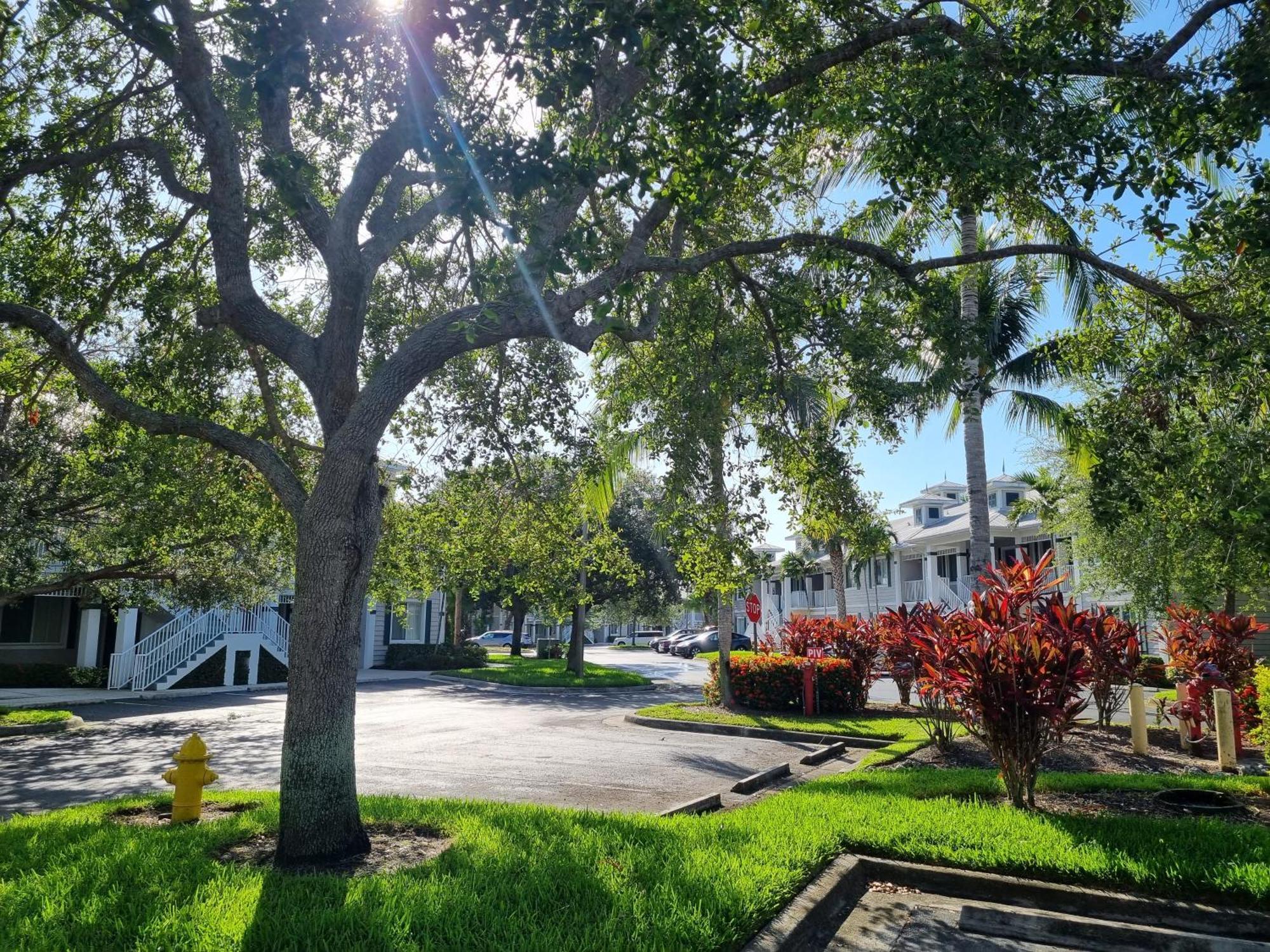 Stunning 2-Bedroom Plus Den Condo In Greenlinks Resort North North Naples Екстериор снимка