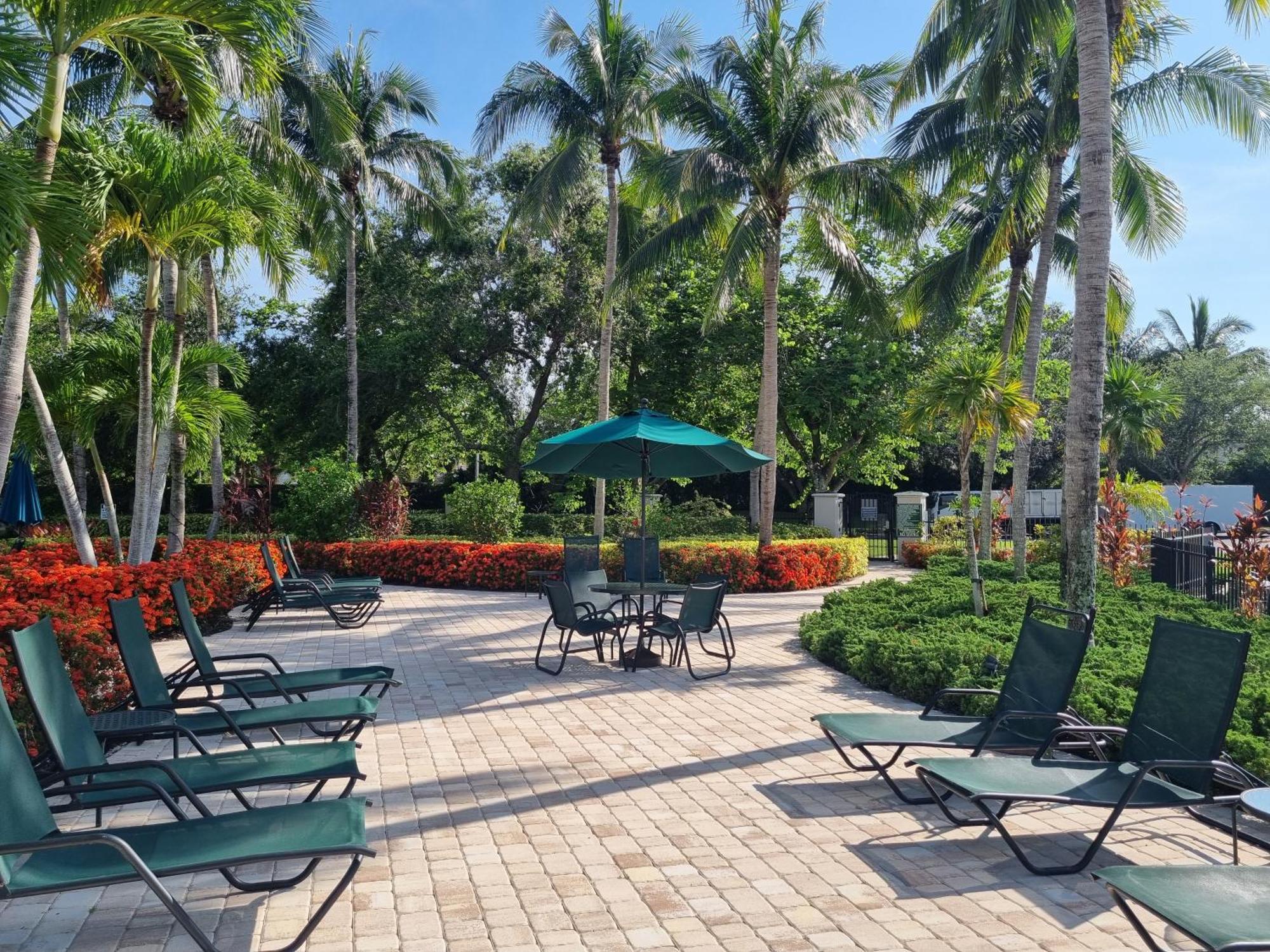 Stunning 2-Bedroom Plus Den Condo In Greenlinks Resort North North Naples Екстериор снимка